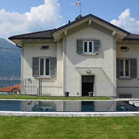 Lescen White Residence - Swimming Pool Lezzeno Luaran gambar